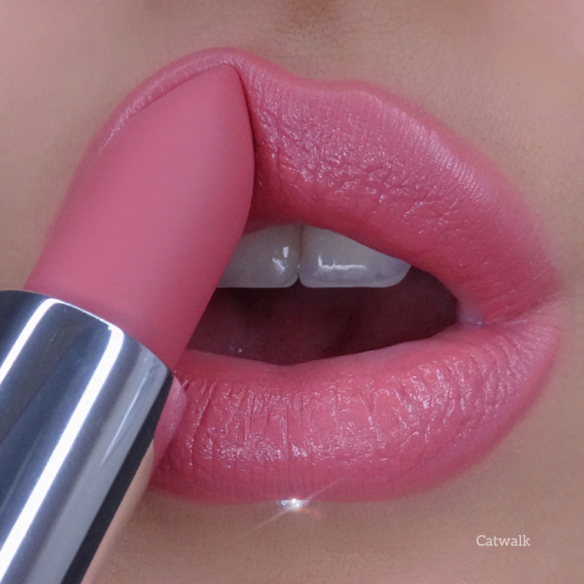 bellapierre Mineral Lipstick. All natural with mineral pigments, iron oxides and Vitamin C & Vitamin E for luscious, flawless lips.