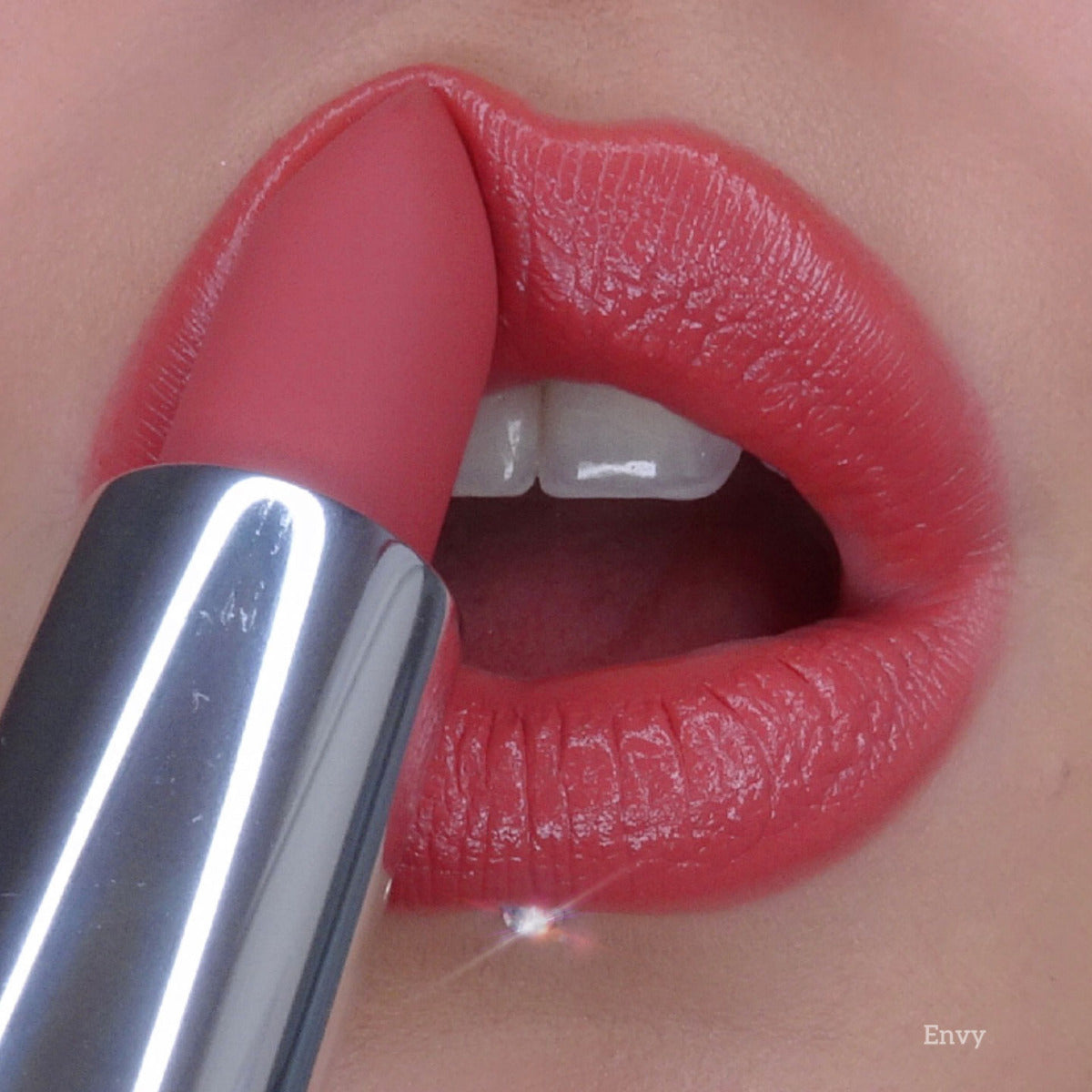bellapierre Mineral Lipstick. All natural with mineral pigments, iron oxides and Vitamin C & Vitamin E for luscious, flawless lips.