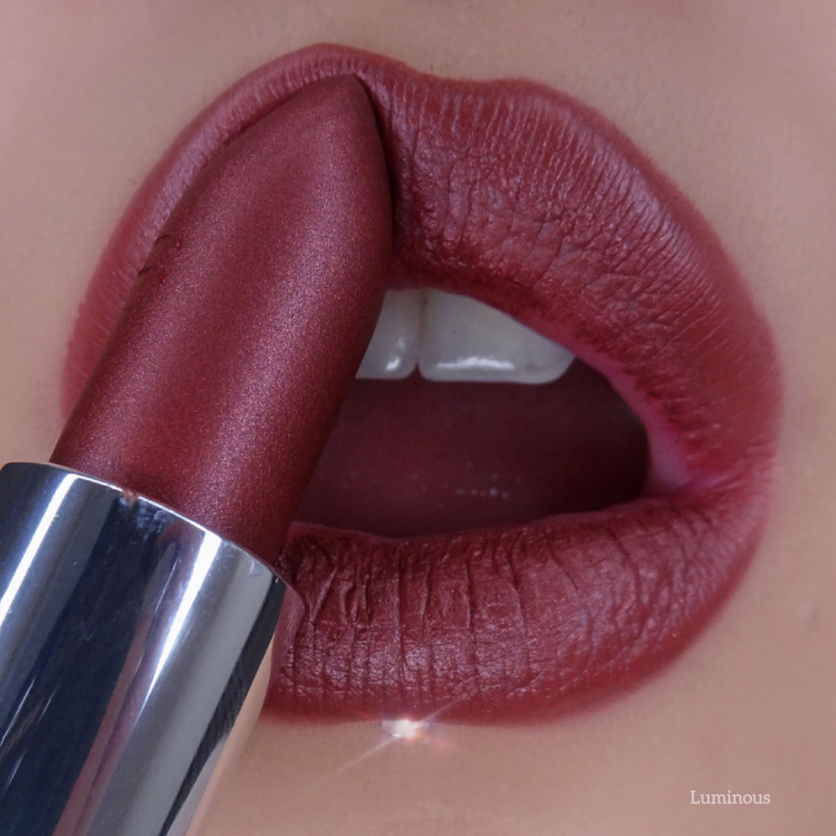 bellapierre Mineral Lipstick. All natural with mineral pigments, iron oxides and Vitamin C & Vitamin E for luscious, flawless lips.