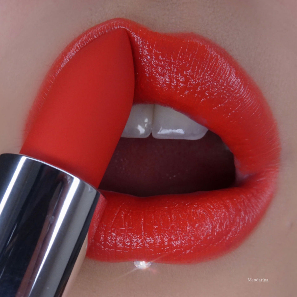 bellapierre Mineral Lipstick. All natural with mineral pigments, iron oxides and Vitamin C & Vitamin E for luscious, flawless lips.