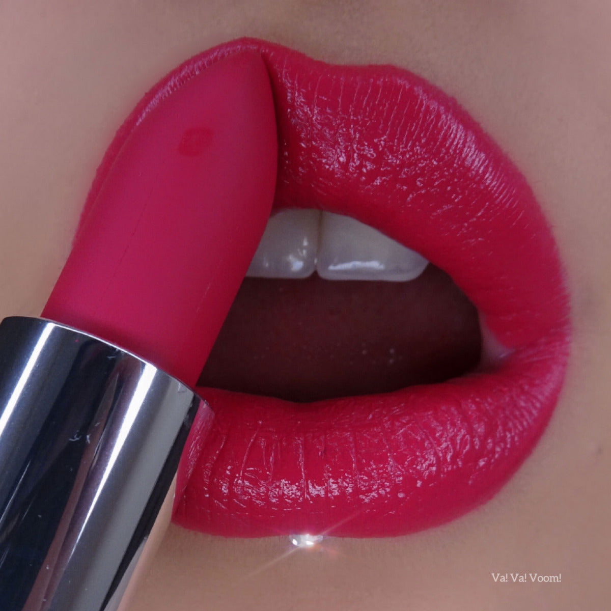 bellapierre Mineral Lipstick. All natural with mineral pigments, iron oxides and Vitamin C & Vitamin E for luscious, flawless lips.