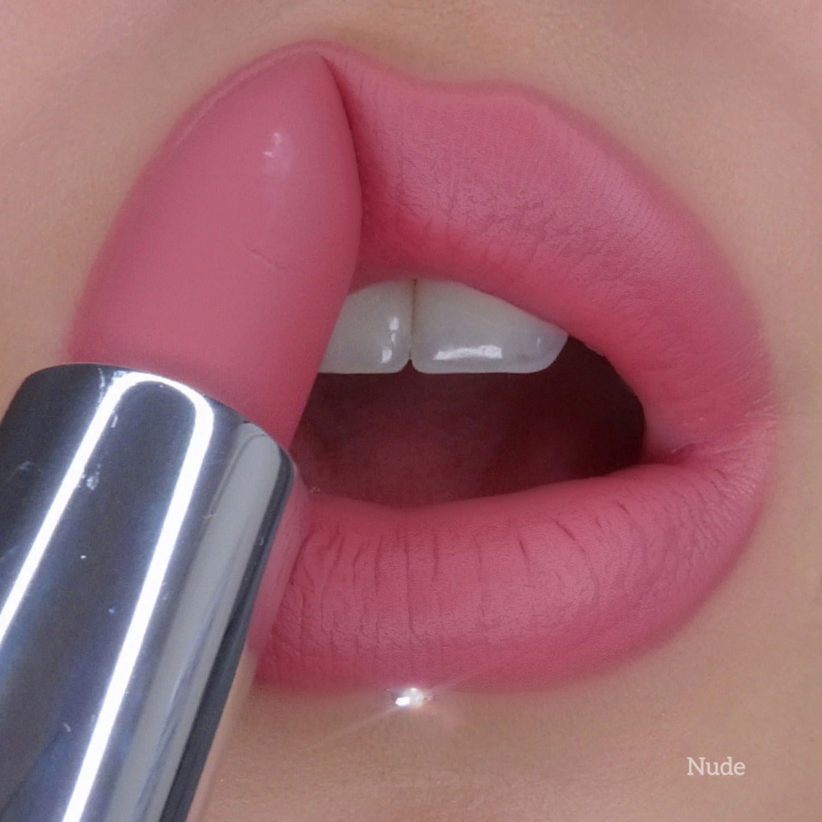 bellapierre Mineral Lipstick. All natural with mineral pigments, iron oxides and Vitamin C & Vitamin E for luscious, flawless lips.