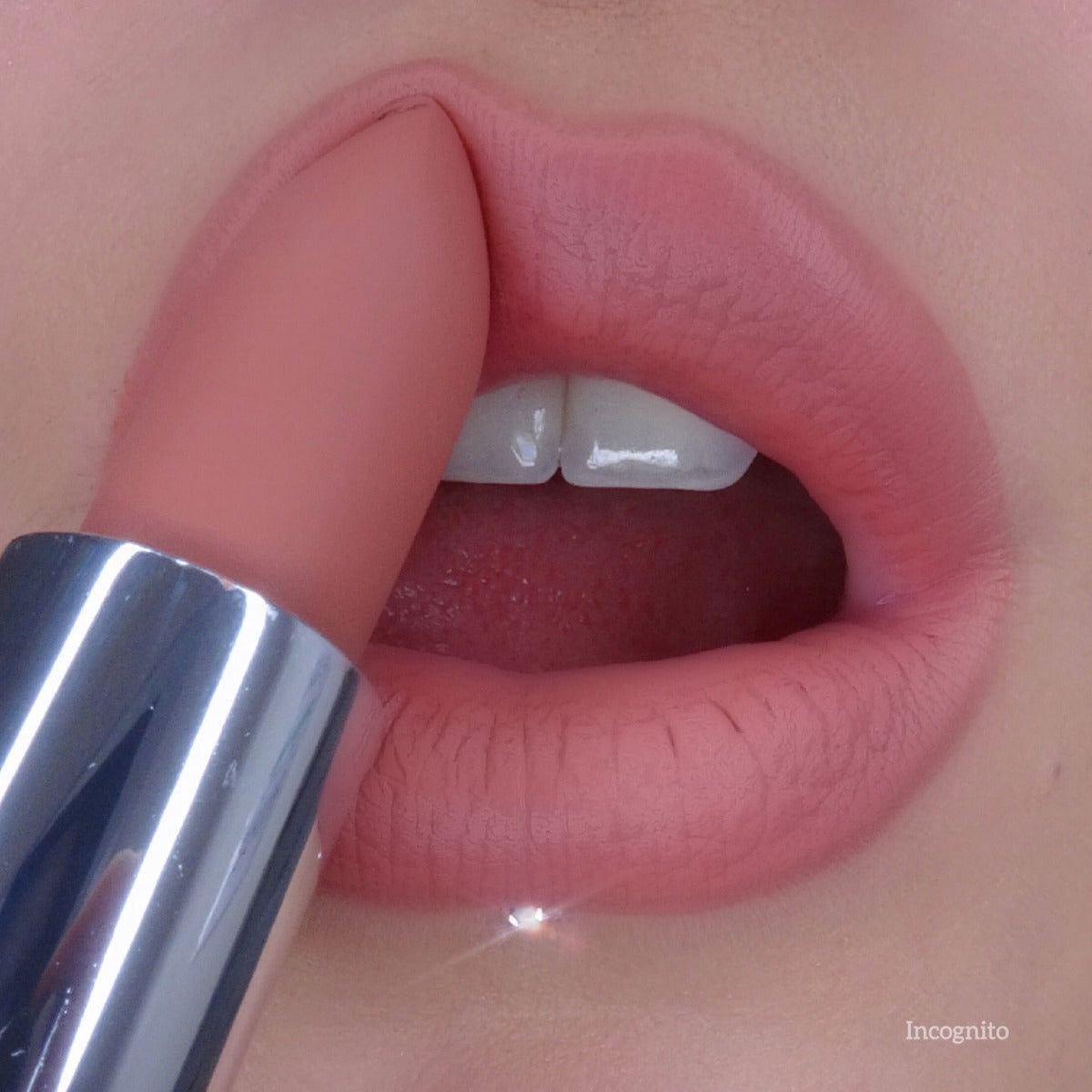 bellapierre Mineral Lipstick. All natural with mineral pigments, iron oxides and Vitamin C & Vitamin E for luscious, flawless lips.